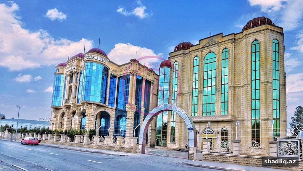 Xudafərin Saray